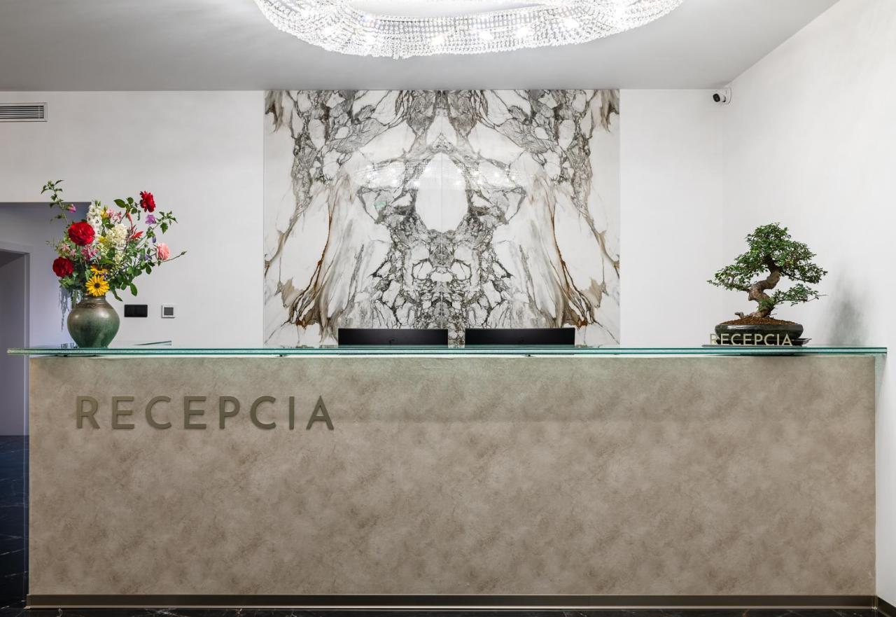 Hotel Zemplen มิคาโลเท ภายนอก รูปภาพ