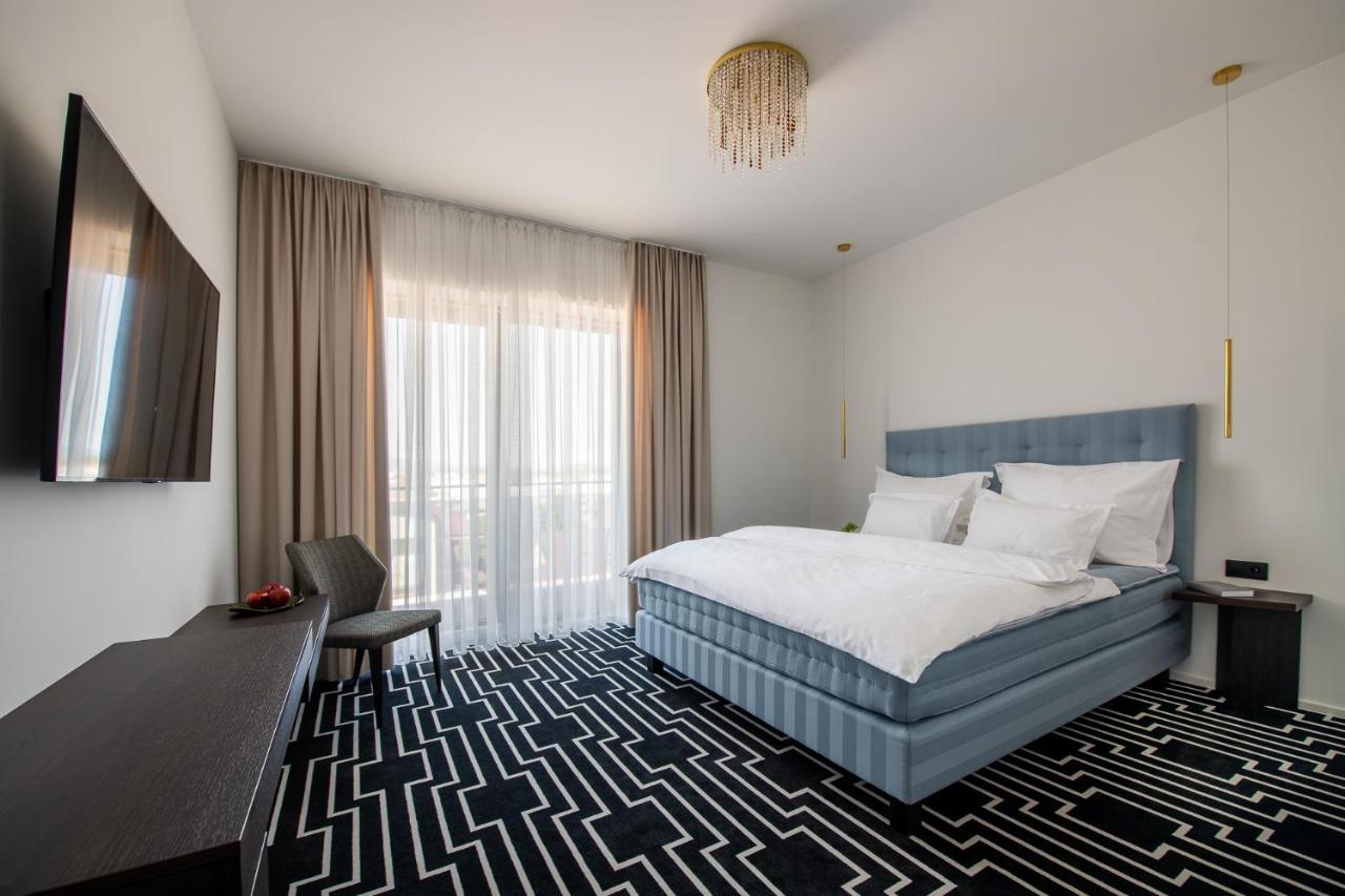 Hotel Zemplen มิคาโลเท ภายนอก รูปภาพ