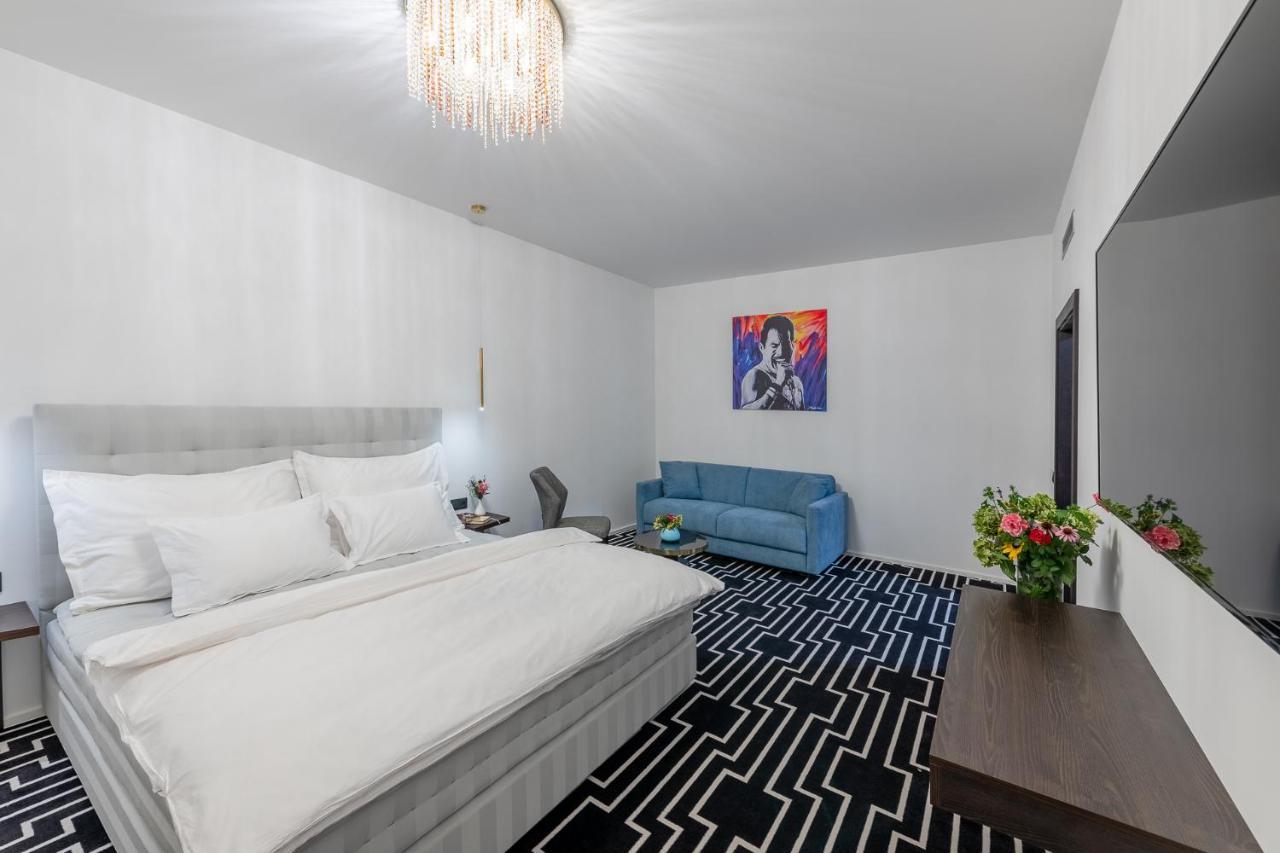 Hotel Zemplen มิคาโลเท ภายนอก รูปภาพ