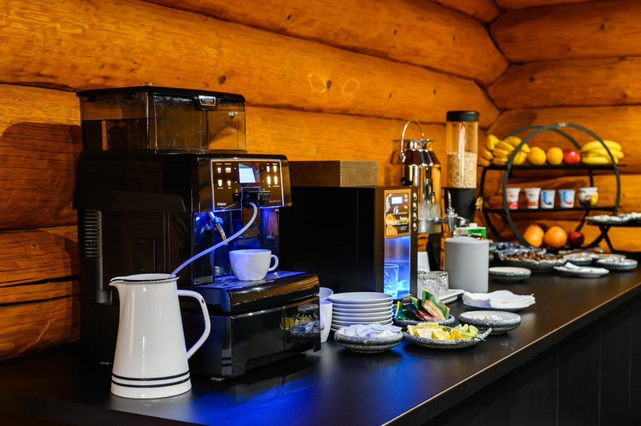 Hotel Zemplen มิคาโลเท ภายนอก รูปภาพ
